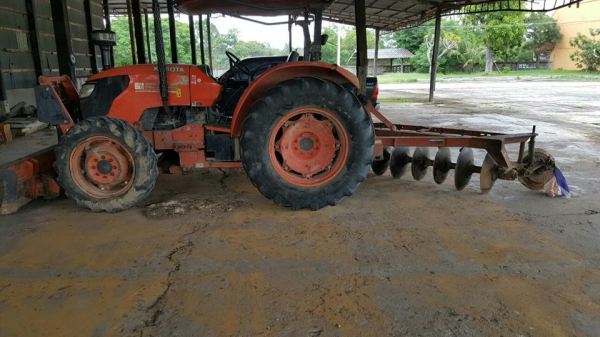 ขายรถไถ KUBOTA M7040 ปี51สภาพสวย เครื่องเดิม อุปกรณ์ดันหน้า ผานหลัง6 เอกสารเล่มทะเบียนครบ