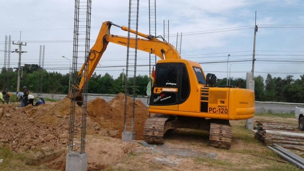 ขายรถขุดแบ็คโค PC120-6 โคมัสสุ ระบบไฟฟ้า โซลินนอยอยู่ตัดสายไฟ สภาพช่วงล่างดีเครื่องแน่น