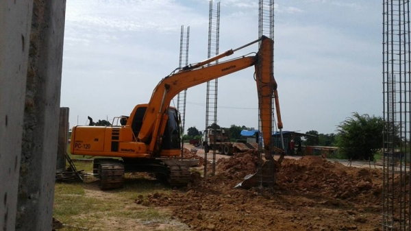 ขายรถขุดแบ็คโค PC120-6 โคมัสสุ ระบบไฟฟ้า โซลินนอยอยู่ตัดสายไฟ สภาพช่วงล่างดีเครื่องแน่น