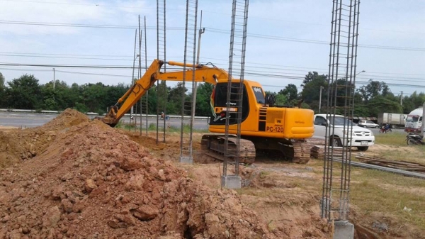 ขายรถขุดแบ็คโค PC120-6 โคมัสสุ ระบบไฟฟ้า โซลินนอยอยู่ตัดสายไฟ สภาพช่วงล่างดีเครื่องแน่น