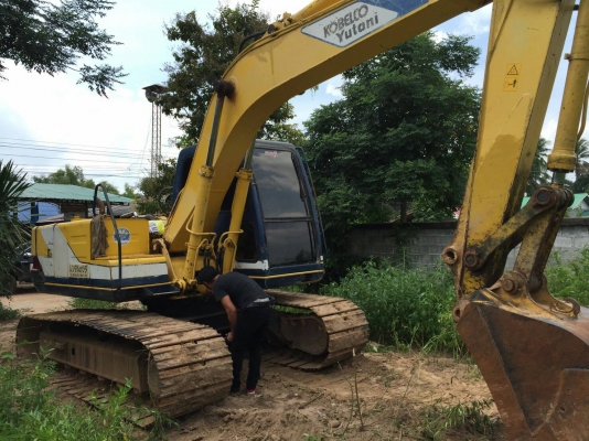 ขาย 695,000 แบคโฮ KOBELCO sk 120-3 (เก่านอก 3 ปี)ไฟฟ้าเต็ม เครื่องดี ปั้มแรง เอวแน่น ช่วงล่างเต็ม อินวอยท์ รถสวยพร้อมใช้ 090-772-3710 090-772-3708