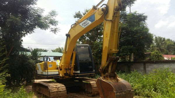 ขาย 695,000 แบคโฮ KOBELCO sk 120-3 (เก่านอก 3 ปี)ไฟฟ้าเต็ม เครื่องดี ปั้มแรง เอวแน่น ช่วงล่างเต็ม อินวอยท์ รถสวยพร้อมใช้ 090-772-3710 090-772-3708
