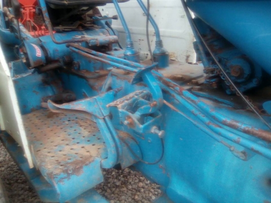 ขายรถไถFORD 77 T5 เอกสารครบ อุปกรณ์ใบดันหน้า ผานหลัง สภาพพร้อมใช้งาน ยางดี