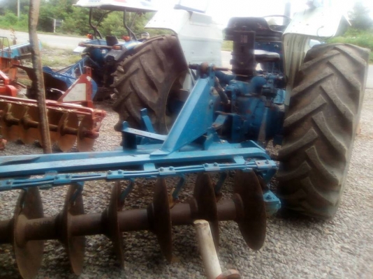ขายรถไถFORD 77 T5 เอกสารครบ อุปกรณ์ใบดันหน้า ผานหลัง สภาพพร้อมใช้งาน ยางดี