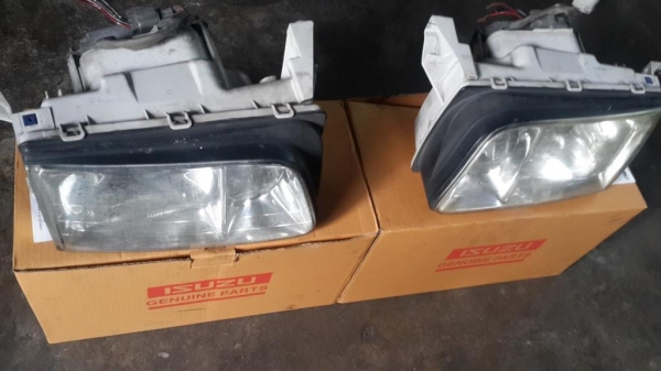 ขายโครมไฟหน้าทั้งชุด หลอดไฟซีนอน โครมไฟ บัลลาสต์ isuzu dragon d-max 2ข้างใช้ได้เลย ขายโครมไฟหน้าทั้งชุด หลอดไฟซีนอน โครมไฟ บัลลาสต์ isuzu dragon d-max 2ข้างใช้ได้เลย