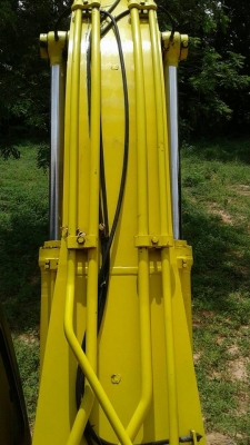 ขายรถขุดแบ็คโค KOBELCO SK200-3มาร์ค  ทรี สวยสภาพ90\% เอวแน่นบูมสวย ไฟฟ้าครบ แอร์