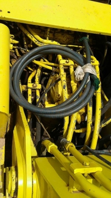 ขายรถขุดแบ็คโค KOBELCO SK200-3มาร์ค  ทรี สวยสภาพ90\% เอวแน่นบูมสวย ไฟฟ้าครบ แอร์