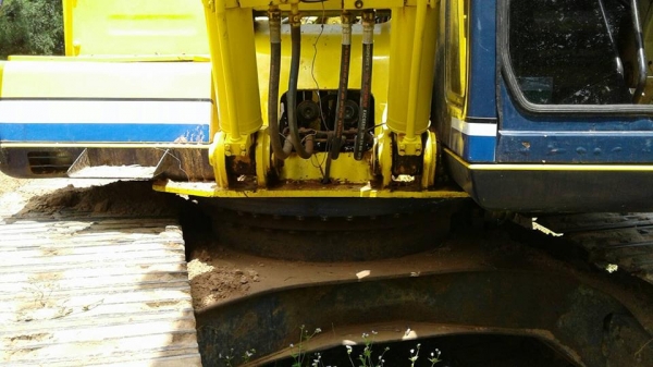 ขายรถขุดแบ็คโค KOBELCO SK200-3มาร์ค  ทรี สวยสภาพ90\% เอวแน่นบูมสวย ไฟฟ้าครบ แอร์