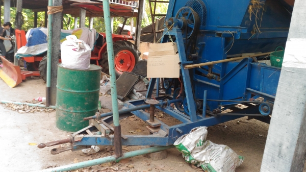 เครื่องนวดข้าว