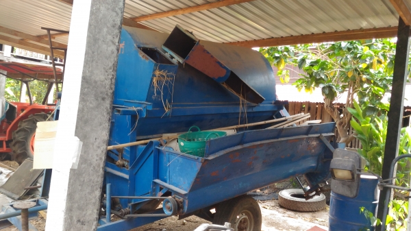 เครื่องนวดข้าว