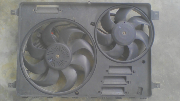 ขายพัดลมระบายความร้อน&amp;แผง 12v.วอลโว่