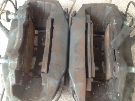 เบรค bremboเเท้ 4 POT ใหญ่ผ้าเบรคหนาอยู่เก่าญี่ปุ่นเเท้สีเดิมๆสภาพดี