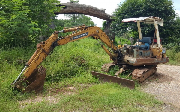 ขาย แบคโฮ KOMATSU PC30-5 รถพร้อมใช้งาน เครื่องดี เอกสารใบซื้อขาย