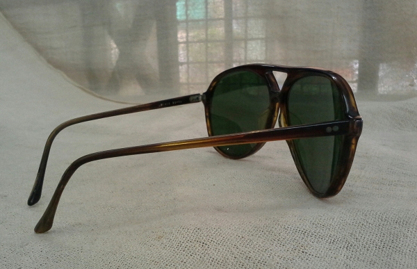 แว่นตาฟรานซ์วินเทจทรง 'หยดน้ำตา'  Vintage Pierre Dion handmade in France