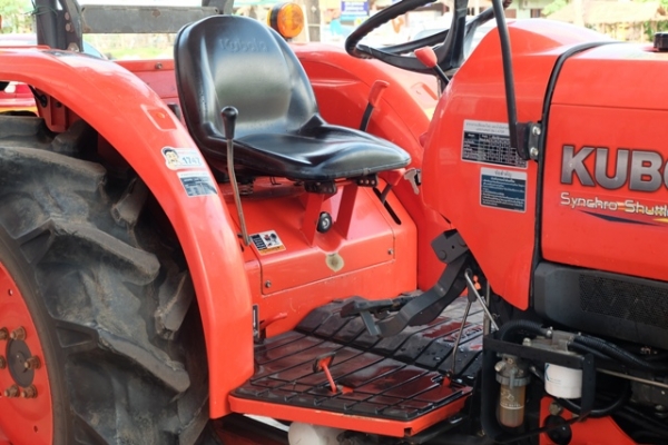 รถไถรุ่น L4708DT ใบมีด+ผาน1ตัว ดาวน์ 10,000 บาท โทร089-0111624