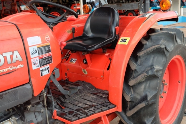 รถไถรุ่น L4708DT ใบมีด+ผาน1ตัว ดาวน์ 10,000 บาท โทร089-0111624