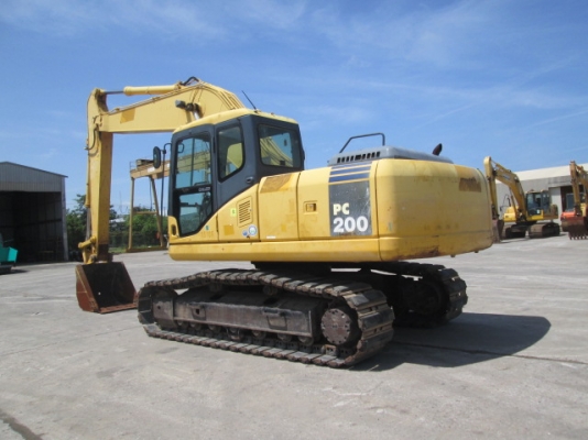 รถแมคโคร KOMATSU PC200-7 ปี 2005 ซีเรียล KMTPC049A0225572 นำเข้าจากญี่ปุ่น สภาพพร้อมใช้งาน ขายพร้อมชุดแจ้งจำหน่าย