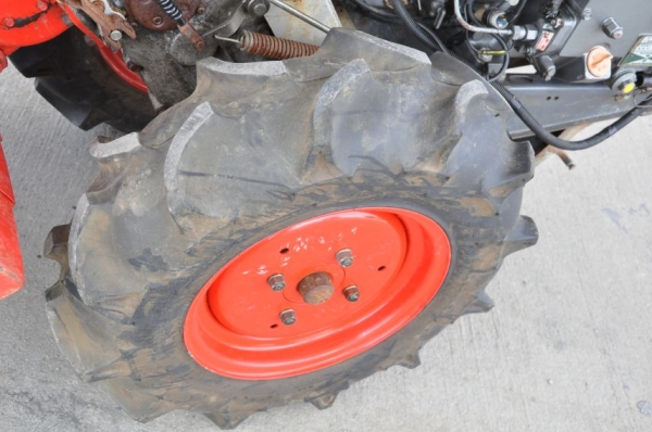 ขายรถพรวนดินYANMAR NF80รุ่นใหม่ สาดดิน ยกร่อง แรงดี ดีเซล8แรง สภาพสวยเดิมจากญี่ปุ่น มีเกียร์ 38,000เท่านั้น