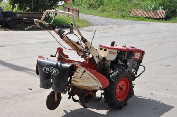 ขายรถพรวนดินYANMAR NF80รุ่นใหม่ สาดดิน ยกร่อง แรงดี ดีเซล8แรง สภาพสวยเดิมจากญี่ปุ่น มีเกียร์ 38,000เท่านั้น