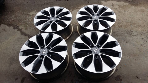 ขายล้อแม็กสภาพน้องๆป้ายแดง accord g9 17" สีเดิม  สนใจติดต่อ ตาเล็ก ล้อและยางครับ 081-3747940