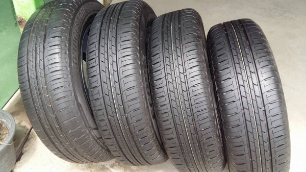 ขายล้อแม็กป้ายแดง avanza 15" ยางปี16 สนใจติดต่อ ตาเล็ก ล้อและยางครับ 081-3747940 ขายล้อแม็กป้ายแดง avanza 15" ยางปี16 สนใจติดต่อ ตาเล็ก ล้อและยางครับ 081-3747940