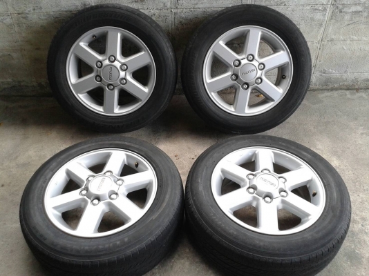 ขอบ16นิ้ว6รู อีสุ พร้อมยาง สวยๆ 4 ล้อ ราคา 5500 บาท