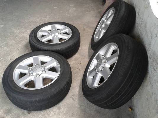 ขอบ16นิ้ว6รู อีสุ พร้อมยาง สวยๆ 4 ล้อ ราคา 5500 บาท