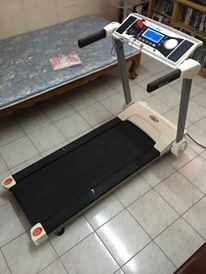 ลู่วิ่งไฟฟ้าสภาพใหม่ใช้งานน้อยมาก ยี่ห้อ 360 Ongsa รุ่น MTH SERIES MTH 4.0L รายละเอียดด้านในครับ สนใจสอบถาม TEL..0826264004 คุณนก