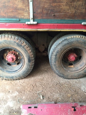 หัวยาว  2 เพลา เกียร์กลาง ท้ายใหญ่  หมวกแก็ป รถพร้อมใช่งานอ้อย  ราคา  320,000  บาท