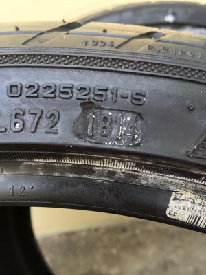 ขายยาง PIRELLI P-ZERO CORSA 235-35-19 ปี14 ดอกเต็ม ไม่มีตำหนิ ไม่มีปะ TREADWEAR 60 คู่ละ 4,400 บาท