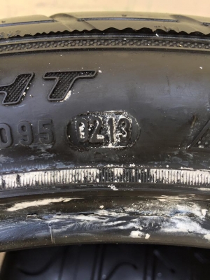 ขายยาง PIRELLI P-ZERO CORSA 285-35-19 ปี13 ดอกหนาจัด ไม่มีตำหนิ ไม่มีปะ TREADWEAR 60 คู่ละ 6,900 บาท