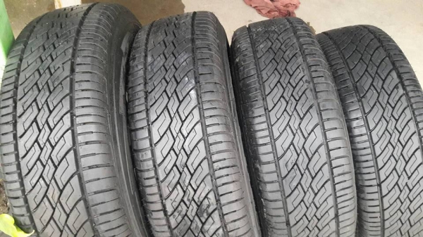 ขายล้อแม็กป้ายแดง hyundai h1 16" ยางปี16 สนใจติดต่อ ตาเล็ก ล้อและยางครับ 081-3747940