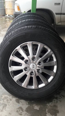 ขายล้อแม็กป้ายแดง hyundai h1 16" ยางปี16 สนใจติดต่อ ตาเล็ก ล้อและยางครับ 081-3747940