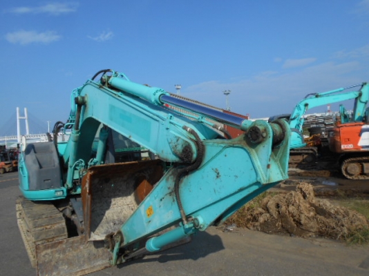 ขายรถขุดเก่าญี่ปุ่น kobelco sk135 yy04 รถสวยจริง รถมาถึงเมืองไทยเร็วๆนี้ สนใจติดต่อสอบถาม 092-3309229 อีด