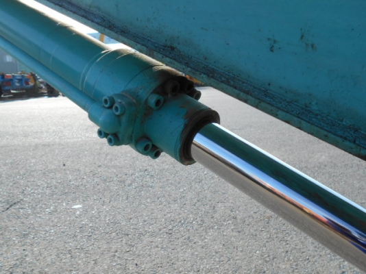 ขายรถขุดเก่าญี่ปุ่น kobelco sk135 yy04 รถสวยจริง รถมาถึงเมืองไทยเร็วๆนี้ สนใจติดต่อสอบถาม 092-3309229 อีด