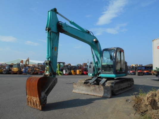 ขายรถขุดเก่าญี่ปุ่น kobelco sk135 yy04 รถสวยจริง รถมาถึงเมืองไทยเร็วๆนี้ สนใจติดต่อสอบถาม 092-3309229 อีด