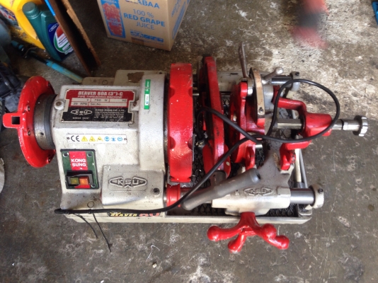 ขายเครื่องตร๊าปเกลียว KSU made in Korea  สภาพสวยมาก อุปกรณ์ครบ พร้อมใช้งาน