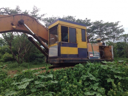 ขายแมคโค komatsu PC200-3 ขายแมคโค komatsu PC200-3