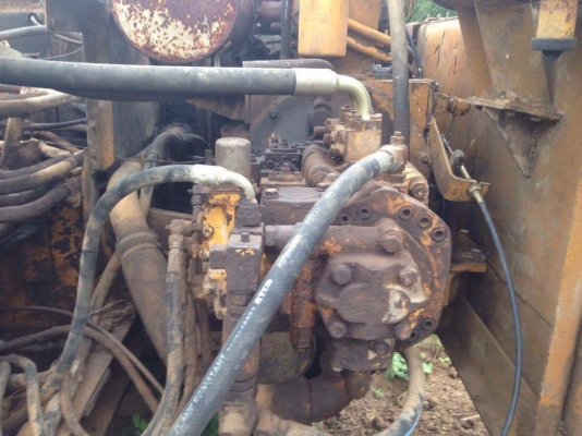 ขายแมคโค komatsu PC200-3 ขายแมคโค komatsu PC200-3