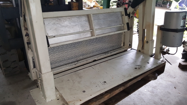 ฝาท้ายไฮดรอลิค  300 กิโล