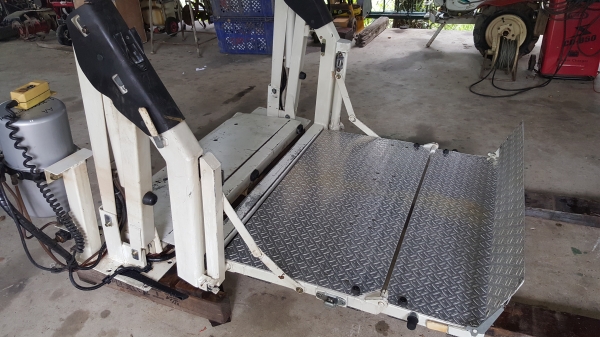 ฝาท้ายไฮดรอลิค  300 กิโล