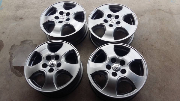 ขายล้อแม็ก vigo 16" สีรมดำสีเดิม สภาพสวย สนใจติดต่อ ตาเล็ก ล้อและยางครับ 081-3747940 ขายล้อแม็ก vigo 16" สีรมดำสีเดิม สภาพสวย สนใจติดต่อ ตาเล็ก ล้อและยางครับ 081-3747940