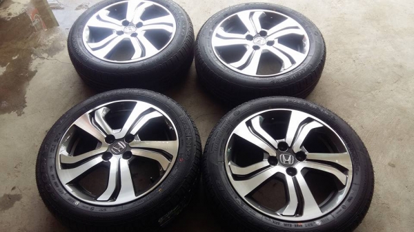 ขายล้อแม็ก city 16"&times;6"  สนใจติดต่อ ตาเล็ก ล้อและยางครับ 081-3747940