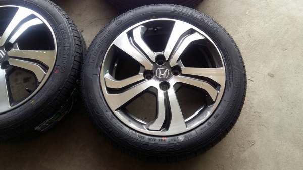 ขายล้อแม็ก city 16"&times;6"  สนใจติดต่อ ตาเล็ก ล้อและยางครับ 081-3747940