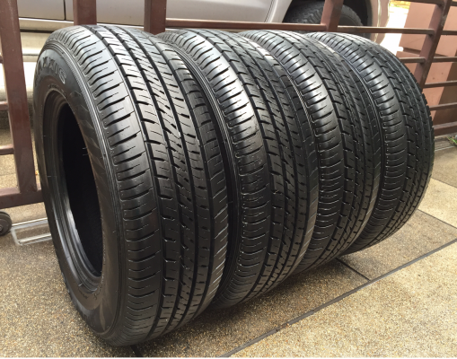 ยางถอดป้ายแดง Maxxis 215 70 15 กลางปี16 ดอกป้ายแดง เนื้อนิ่มๆ ราคาไม่แพง