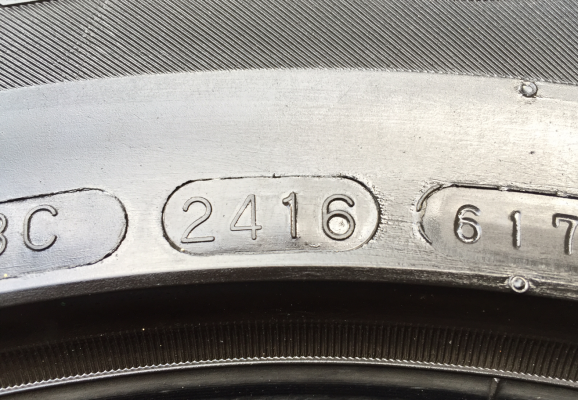 ยางถอดป้ายแดง Maxxis 215 70 15 กลางปี16 ดอกป้ายแดง เนื้อนิ่มๆ ราคาไม่แพง ยางถอดป้ายแดง Maxxis 215 70 15 กลางปี16 ดอกป้ายแดง เนื้อนิ่มๆ ราคาไม่แพง