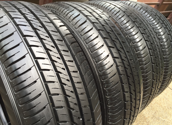 ยางถอดป้ายแดง Maxxis 215 70 15 กลางปี16 ดอกป้ายแดง เนื้อนิ่มๆ ราคาไม่แพง ยางถอดป้ายแดง Maxxis 215 70 15 กลางปี16 ดอกป้ายแดง เนื้อนิ่มๆ ราคาไม่แพง