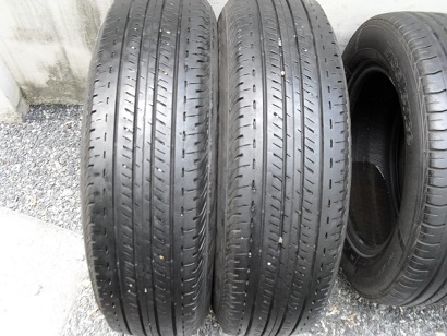 ขายยาง BRIDGESTONE Duravis 195R15 ปี13 (1คู่) ราคา 1,200