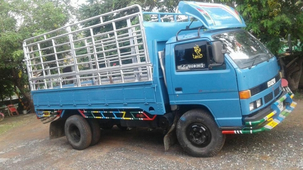 ขายรถ6ล้อ สั่งลุย115แรง ยาว4.30เมตร เครื่อง4BD1 แคชซี NPR59LU5F-M ภายในสวย ยางดี มีข้างเสริม เอกสารพ ขายรถ6ล้อ สั่งลุย115แรง ยาว4.30เมตร เครื่อง4BD1 แคชซี NPR59LU5F-M ภายในสวย ยางดี มีข้างเสริม เอกสารพ
