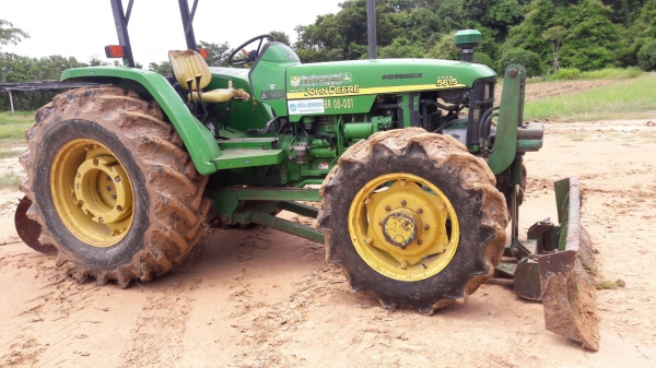 ขาย รถไถจอร์นเดียร์ รุ่น 5615 พร้อมใช้ เอกสารเป็นเล้มทะเบียน
